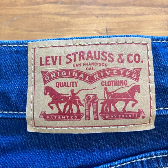 Levi's 312 Shaping Slim Women's Jeans - Picture 5 of 7